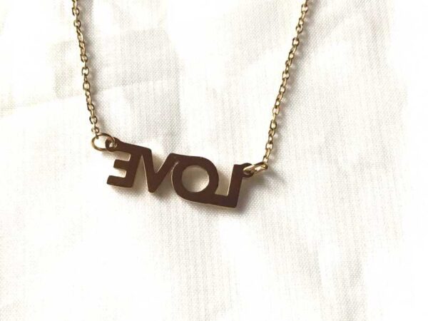 Arrière collier pendentif lettres écriture love amour