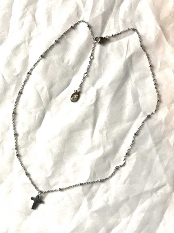 Chaine collier pendentif petite croix perles chaine
