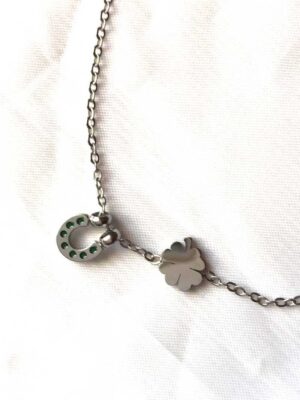 Collier pendentif argenté fer cheval trèfle 4 feuilles chance