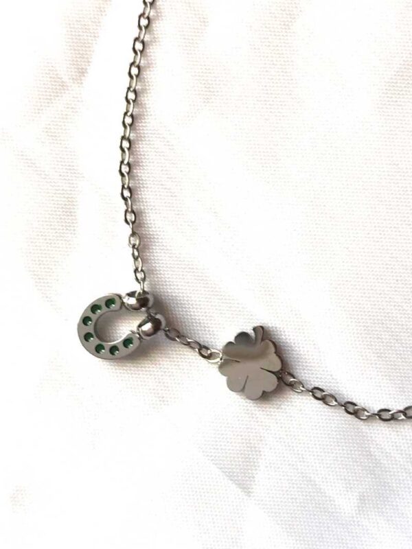Collier pendentif argenté fer cheval trèfle 4 feuilles chance