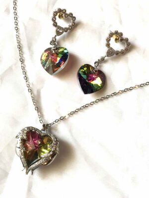 Parure bijoux coeurs cristal facettes multicolores amour