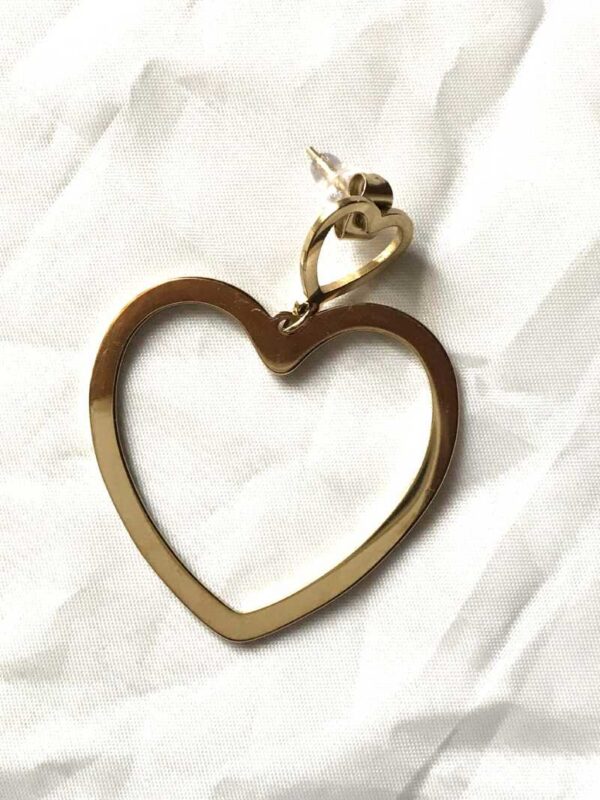 Une seule Boucle oreilles dorée forme gros coeurs double amour