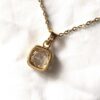 Arrière collier pendentif doré socle carré arrondi pierre blanche strass boutique bijoux-harmonie Arrière collier pendentif doré socle carré arrondi pierre blanche strass