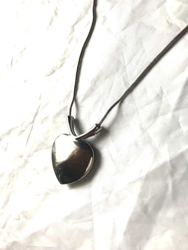 Arrière collier pendentif gros coeur bleuté amour pierres strass chaine rigide