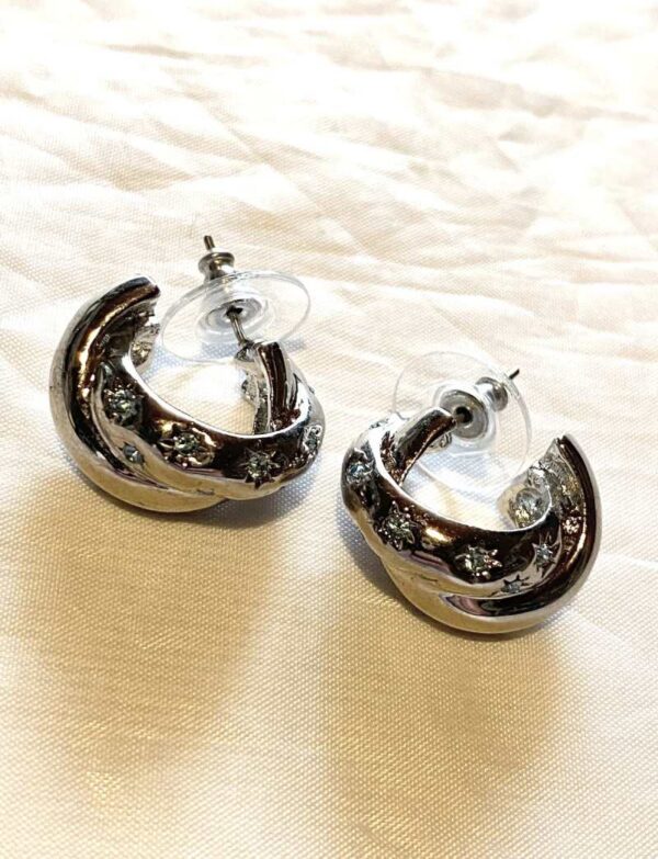 Boucles oreilles argentées double demi anneaux épais entrelacés étoiles bleues boutique bijoux-harmonie Boucles oreilles argentées double demi anneaux épais entrelacés étoiles bleues