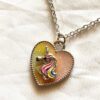 Collier pendentif argenté coeur tête licorne crinière multicolore amour