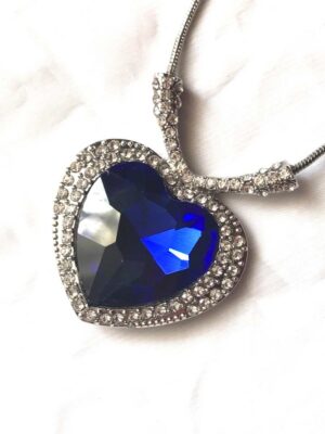 Collier pendentif gros coeur bleuté amour pierres strass chaine rigide boutique bijoux-harmonie Collier pendentif gros coeur bleuté amour pierres strass chaine rigide