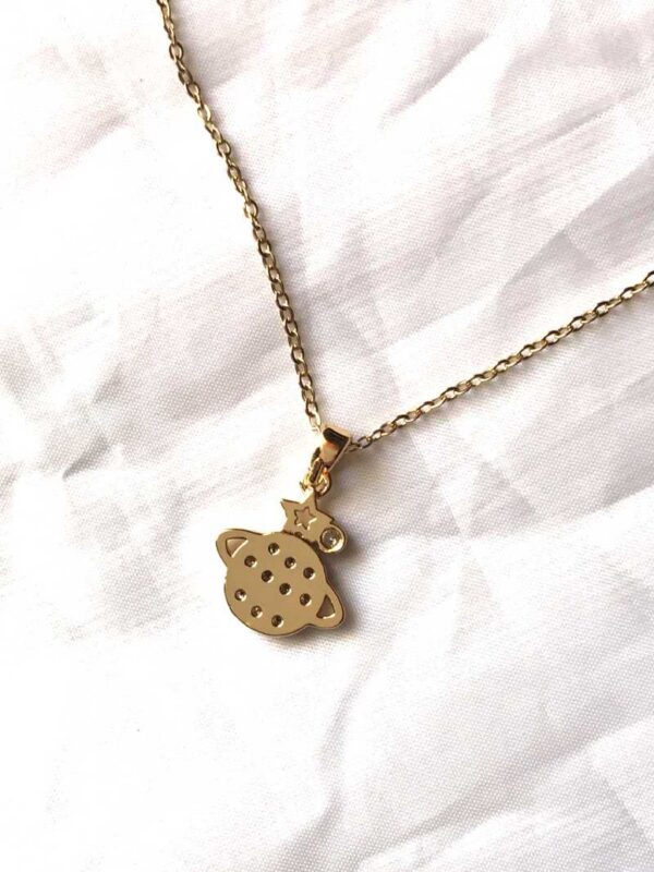 Arrière collier pendentif doré planète saturne anneaux étoile