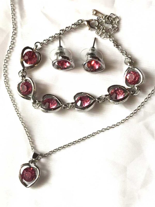 Parure bijoux argentés petits coeurs roses amour